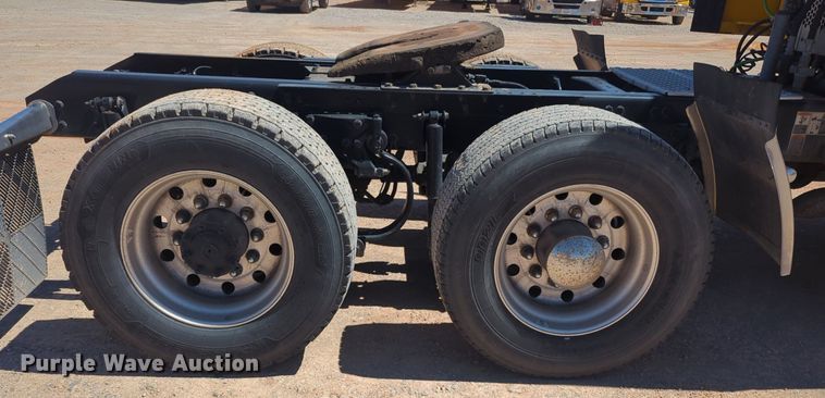 image for item NG9409 2020 Kenworth T680 semi truck