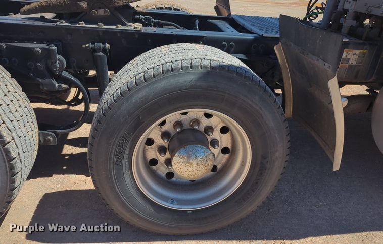 image for item NG9409 2020 Kenworth T680 semi truck