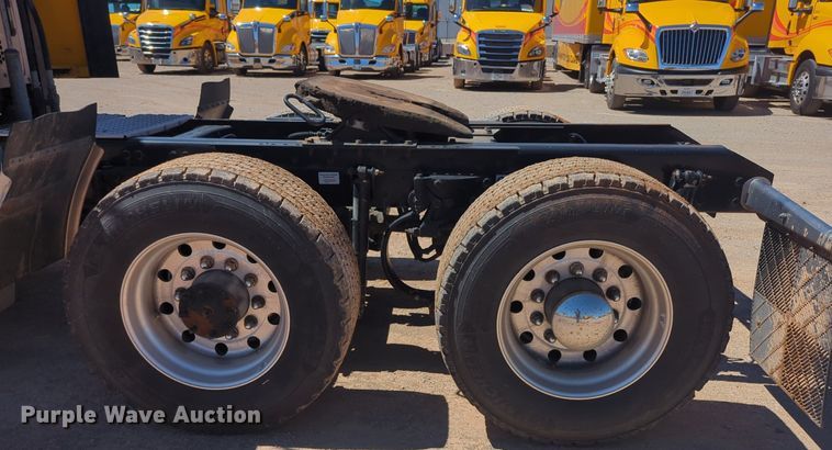 image for item NG9409 2020 Kenworth T680 semi truck