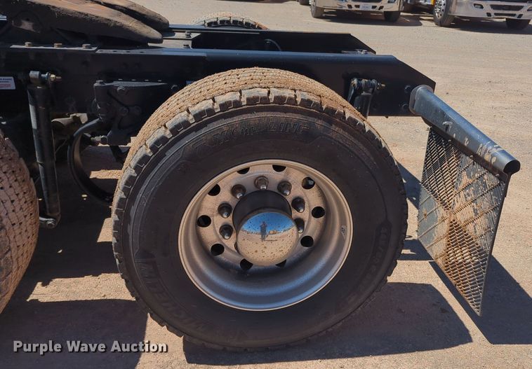 image for item NG9409 2020 Kenworth T680 semi truck