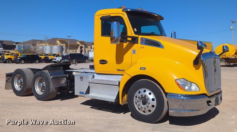 image for item NG9410 2020 Kenworth T680 semi truck