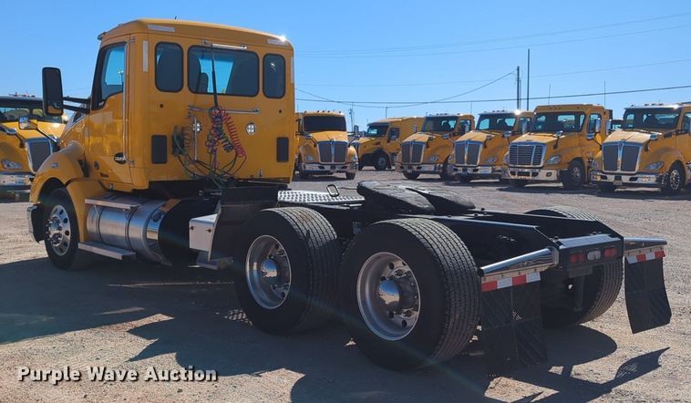 image for item NG9410 2020 Kenworth T680 semi truck