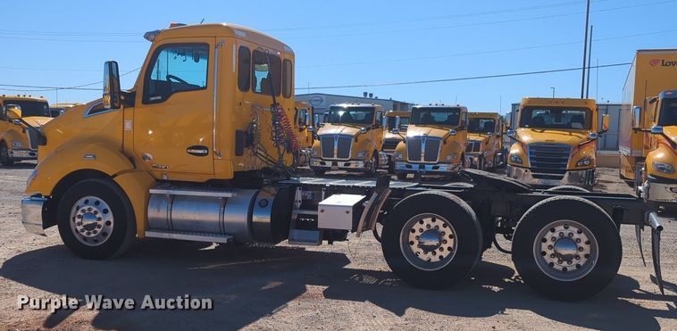 image for item NG9410 2020 Kenworth T680 semi truck