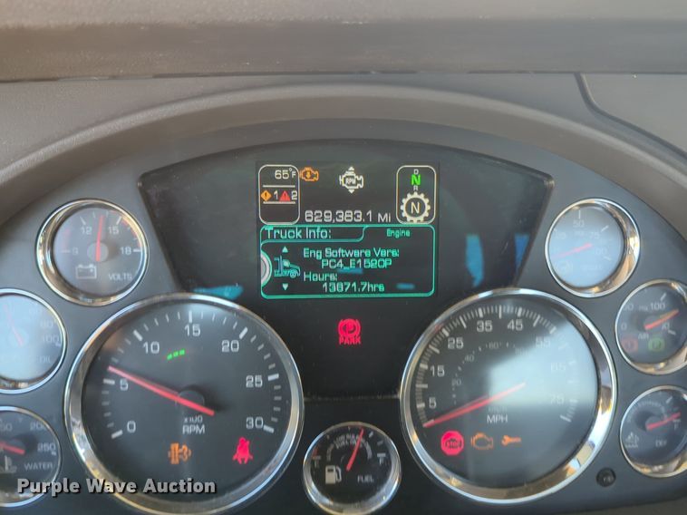 image for item NG9410 2020 Kenworth T680 semi truck