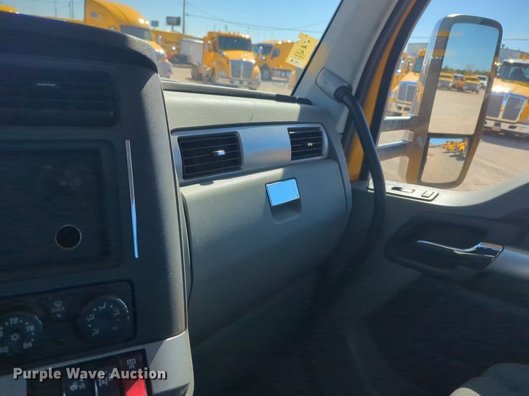 image for item NG9410 2020 Kenworth T680 semi truck