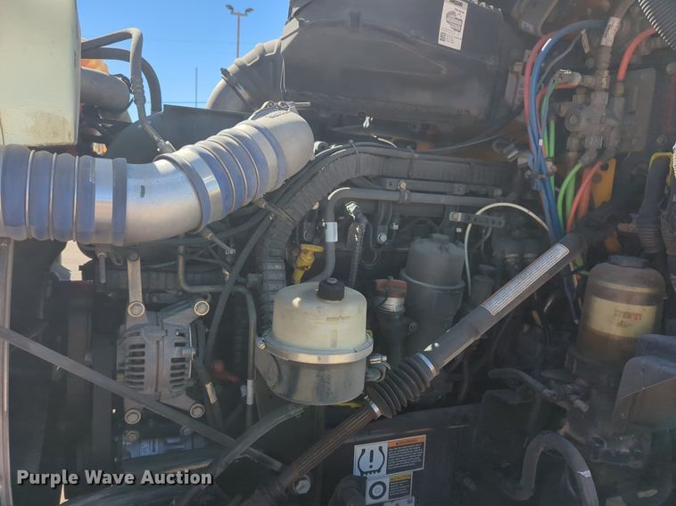 image for item NG9410 2020 Kenworth T680 semi truck