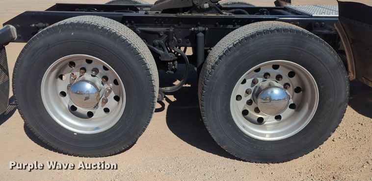 image for item NG9410 2020 Kenworth T680 semi truck