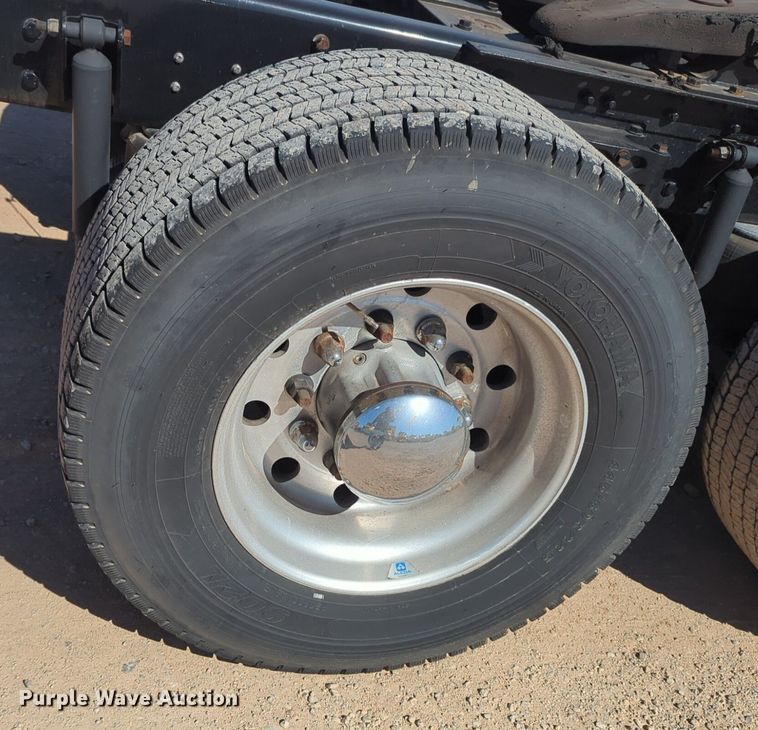 image for item NG9410 2020 Kenworth T680 semi truck