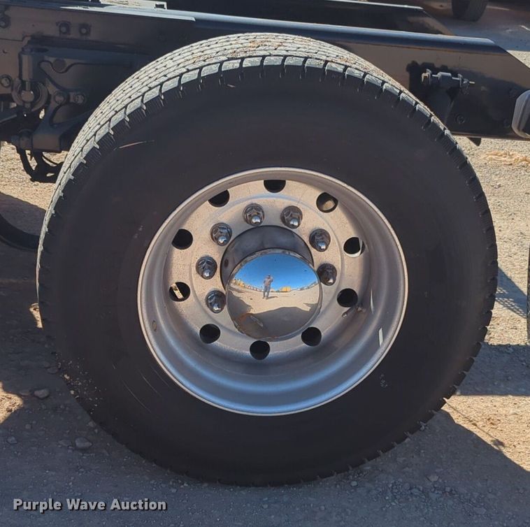 image for item NG9410 2020 Kenworth T680 semi truck