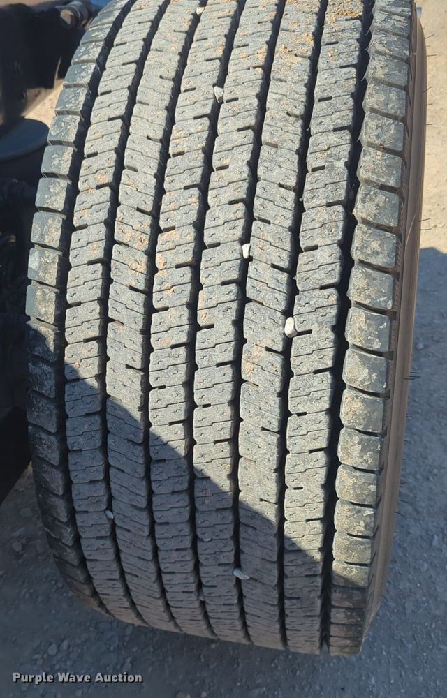 image for item NG9410 2020 Kenworth T680 semi truck