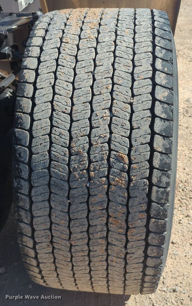 image for item NG9410 2020 Kenworth T680 semi truck