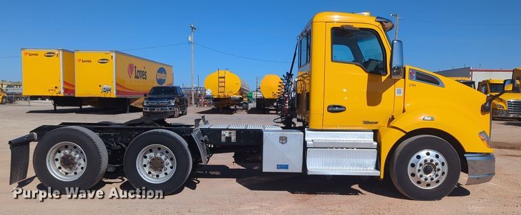 image for item NG9411 2020 Kenworth T680 semi truck