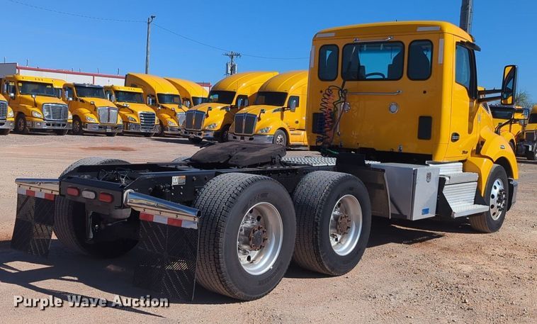 image for item NG9411 2020 Kenworth T680 semi truck