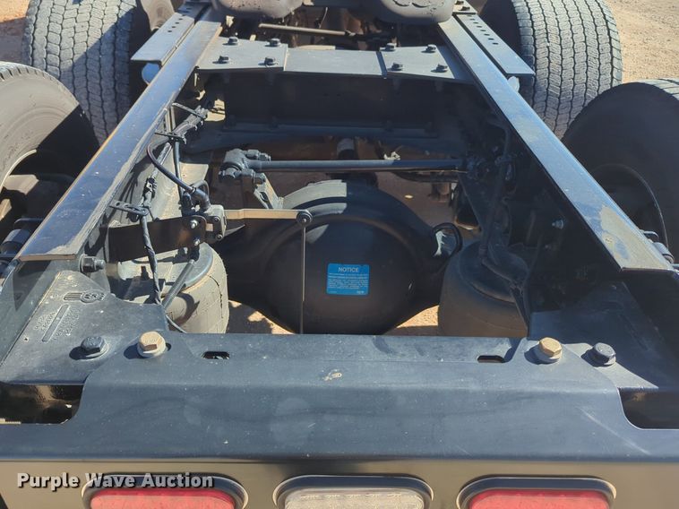 image for item NG9411 2020 Kenworth T680 semi truck