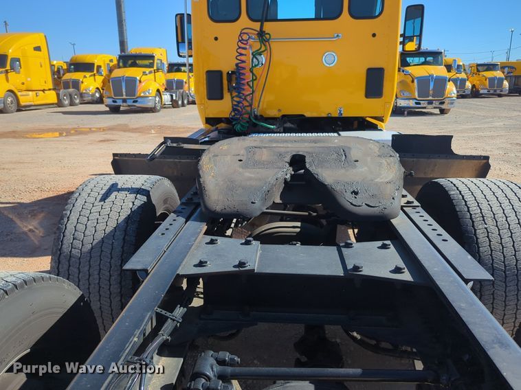 image for item NG9411 2020 Kenworth T680 semi truck