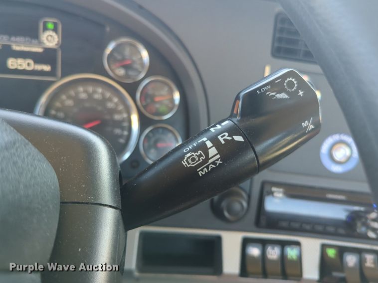 image for item NG9411 2020 Kenworth T680 semi truck