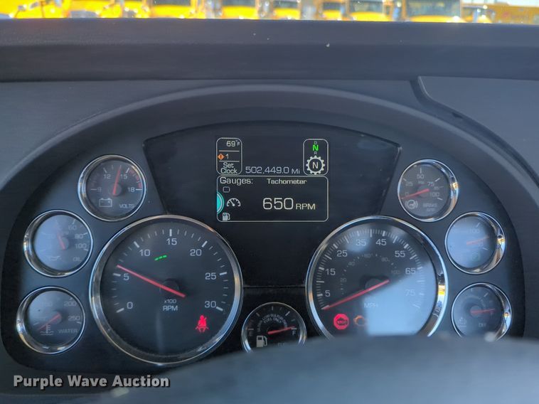 image for item NG9411 2020 Kenworth T680 semi truck