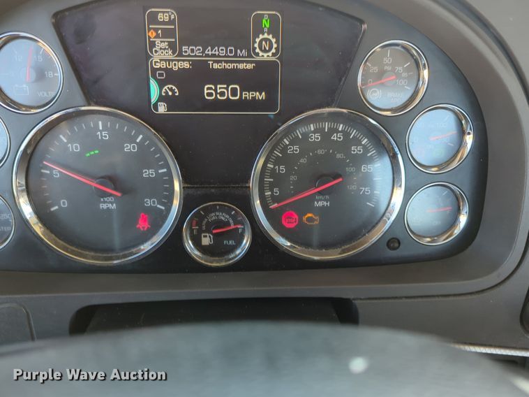 image for item NG9411 2020 Kenworth T680 semi truck