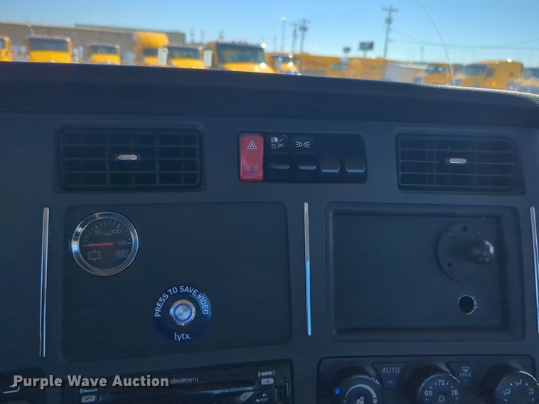 image for item NG9411 2020 Kenworth T680 semi truck