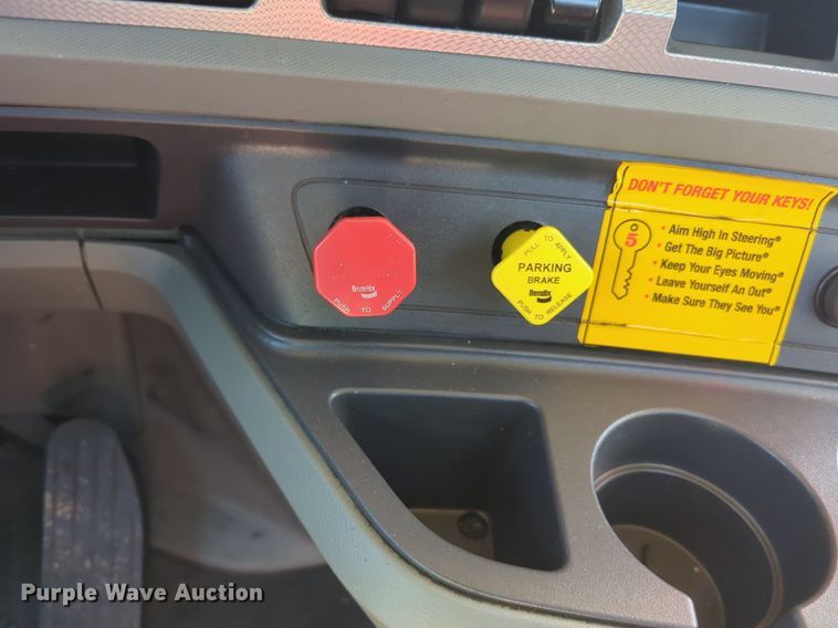 image for item NG9411 2020 Kenworth T680 semi truck