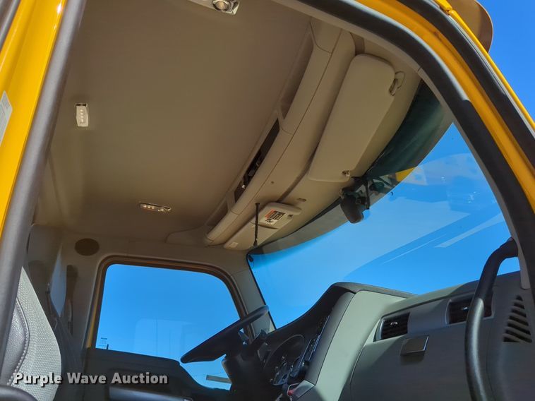 image for item NG9411 2020 Kenworth T680 semi truck