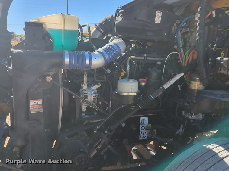 image for item NG9411 2020 Kenworth T680 semi truck