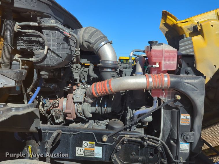 image for item NG9411 2020 Kenworth T680 semi truck