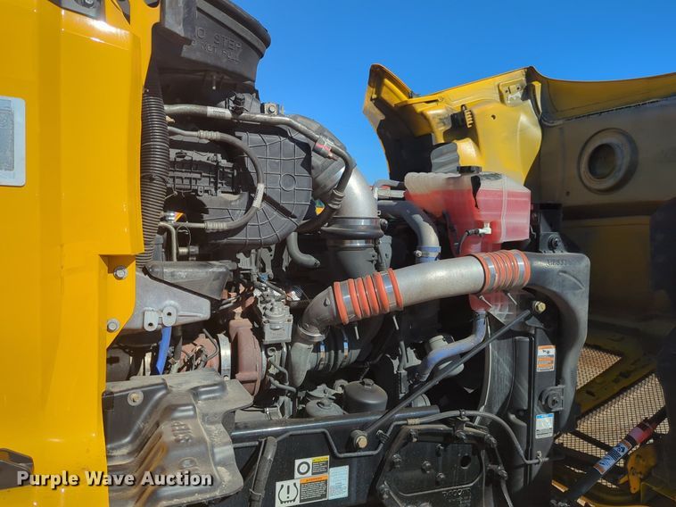 image for item NG9411 2020 Kenworth T680 semi truck