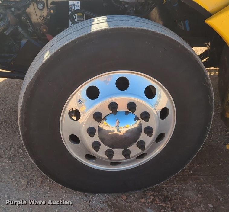 image for item NG9411 2020 Kenworth T680 semi truck