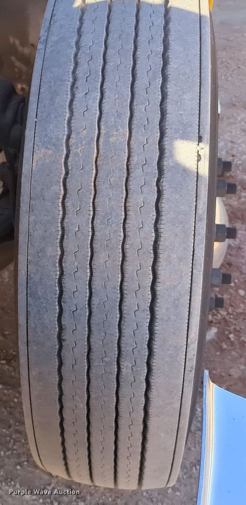 image for item NG9411 2020 Kenworth T680 semi truck