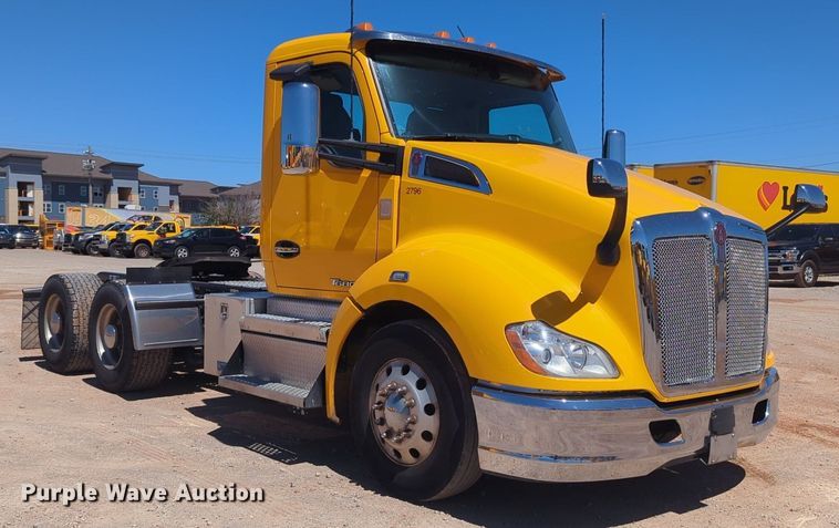 image for item NG9412 2020 Kenworth T680 semi truck