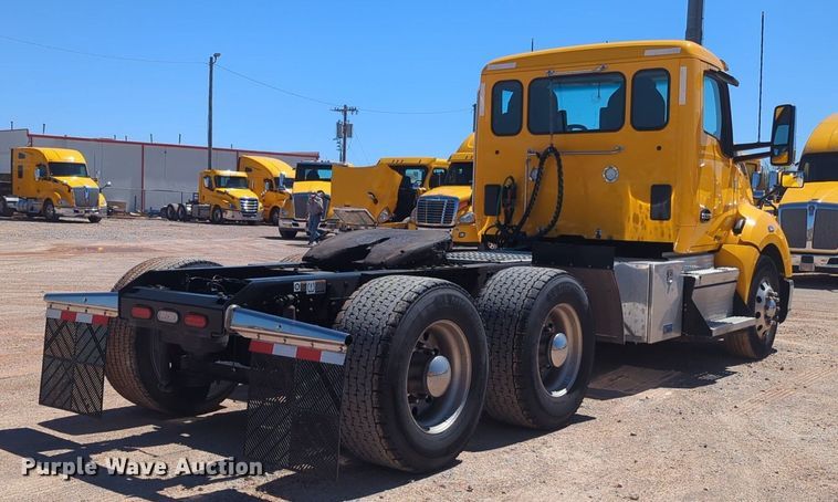 image for item NG9412 2020 Kenworth T680 semi truck