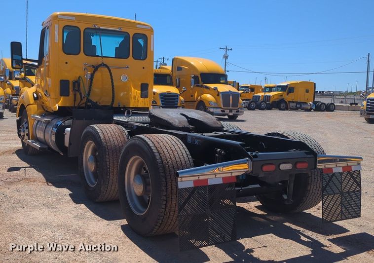 image for item NG9412 2020 Kenworth T680 semi truck