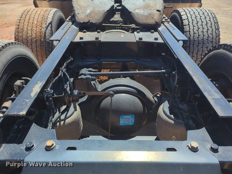 image for item NG9412 2020 Kenworth T680 semi truck