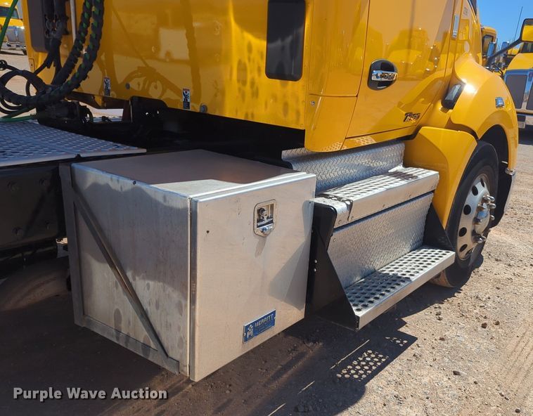 image for item NG9412 2020 Kenworth T680 semi truck