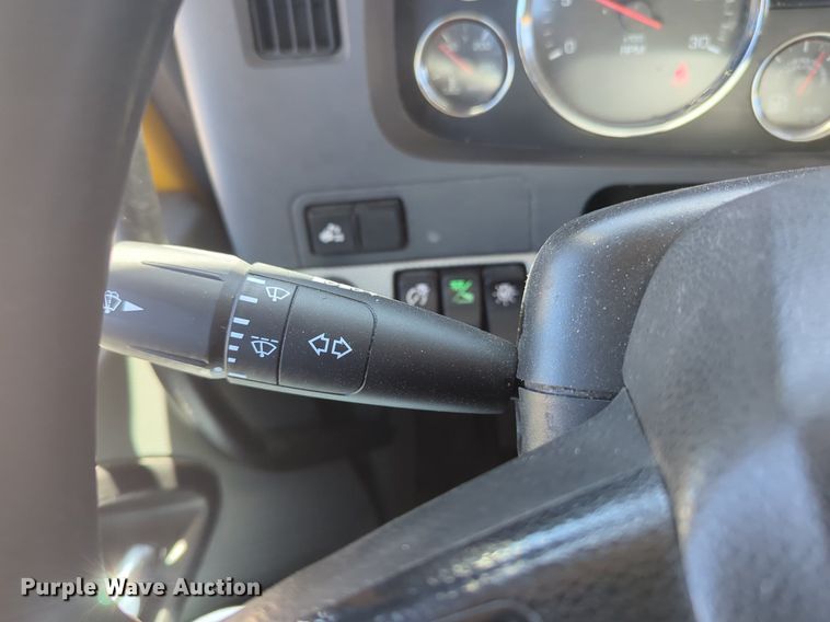 image for item NG9412 2020 Kenworth T680 semi truck