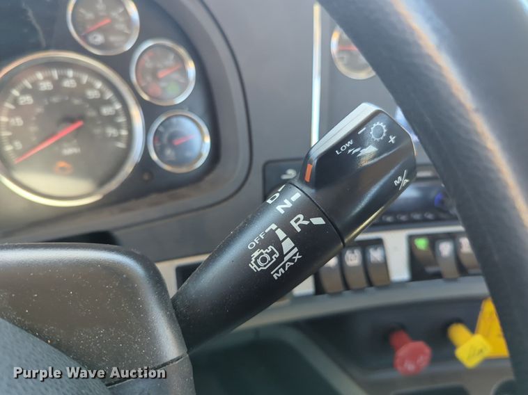 image for item NG9412 2020 Kenworth T680 semi truck