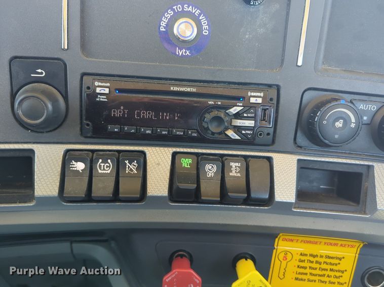 image for item NG9412 2020 Kenworth T680 semi truck