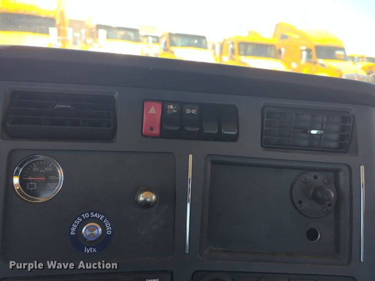 image for item NG9412 2020 Kenworth T680 semi truck