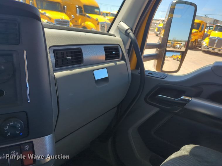 image for item NG9412 2020 Kenworth T680 semi truck