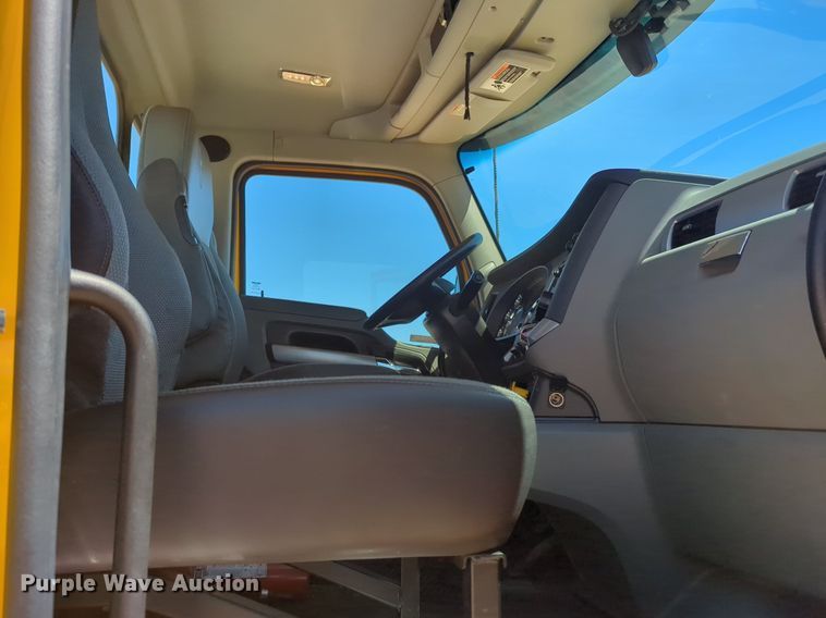 image for item NG9412 2020 Kenworth T680 semi truck