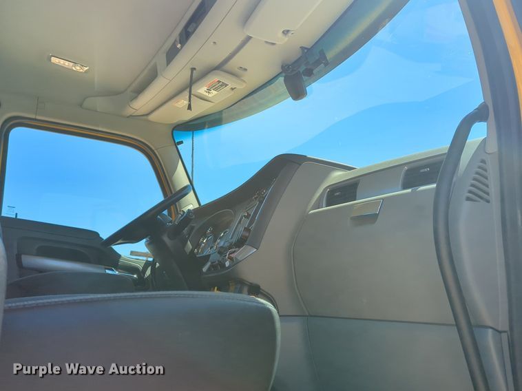 image for item NG9412 2020 Kenworth T680 semi truck