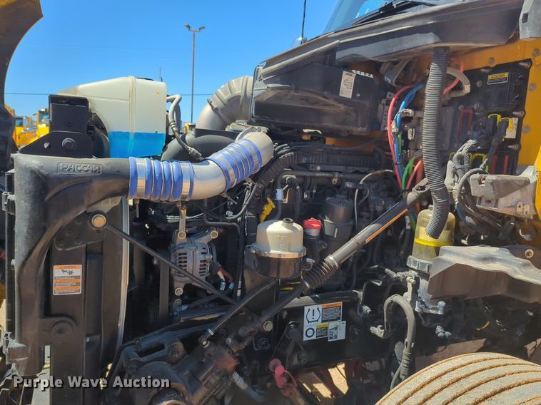 image for item NG9412 2020 Kenworth T680 semi truck