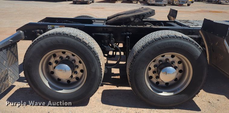 image for item NG9412 2020 Kenworth T680 semi truck