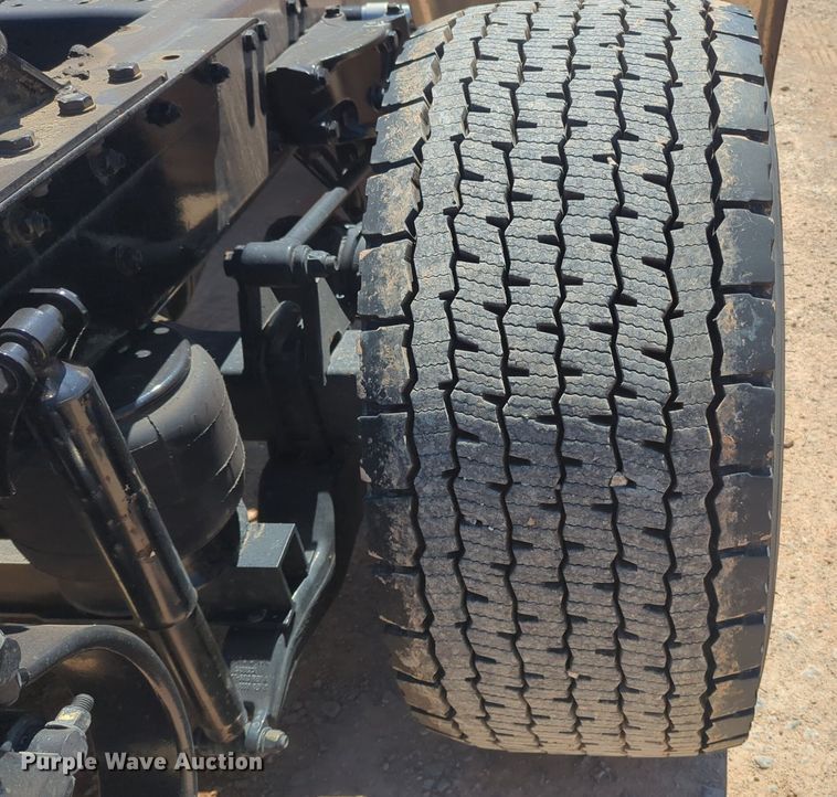 image for item NG9412 2020 Kenworth T680 semi truck