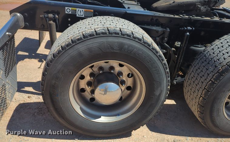 image for item NG9412 2020 Kenworth T680 semi truck