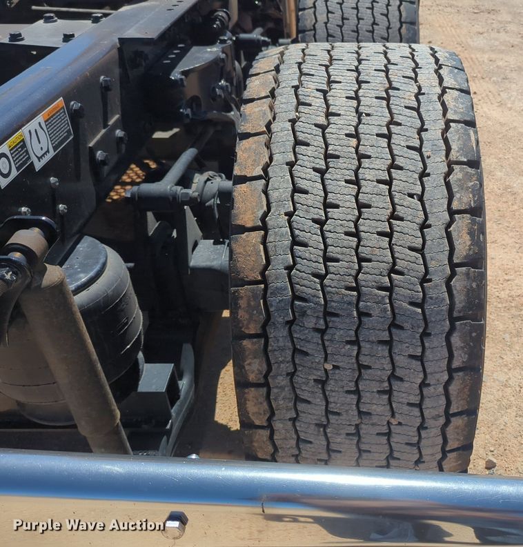 image for item NG9412 2020 Kenworth T680 semi truck