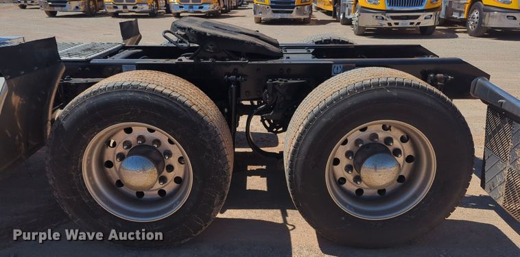 image for item NG9412 2020 Kenworth T680 semi truck