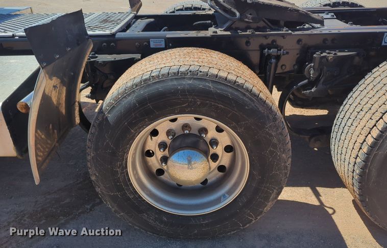 image for item NG9412 2020 Kenworth T680 semi truck