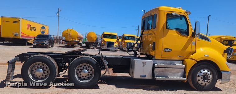 image for item NG9413 2020 Kenworth T680 semi truck